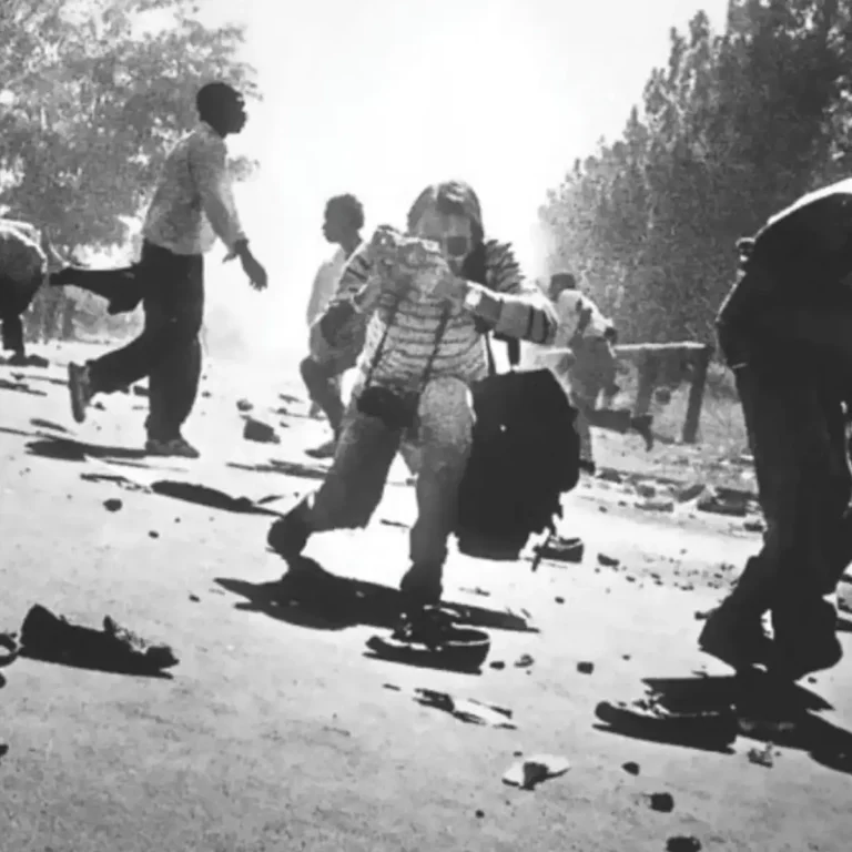 Kevin Carter İnsanlığa Dokunan Deklanşör: Kevin Carter